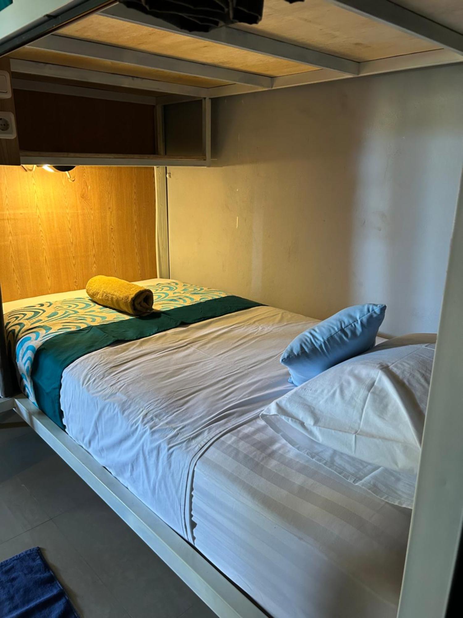 Blue Waves Hostel Amed Ambat エクステリア 写真