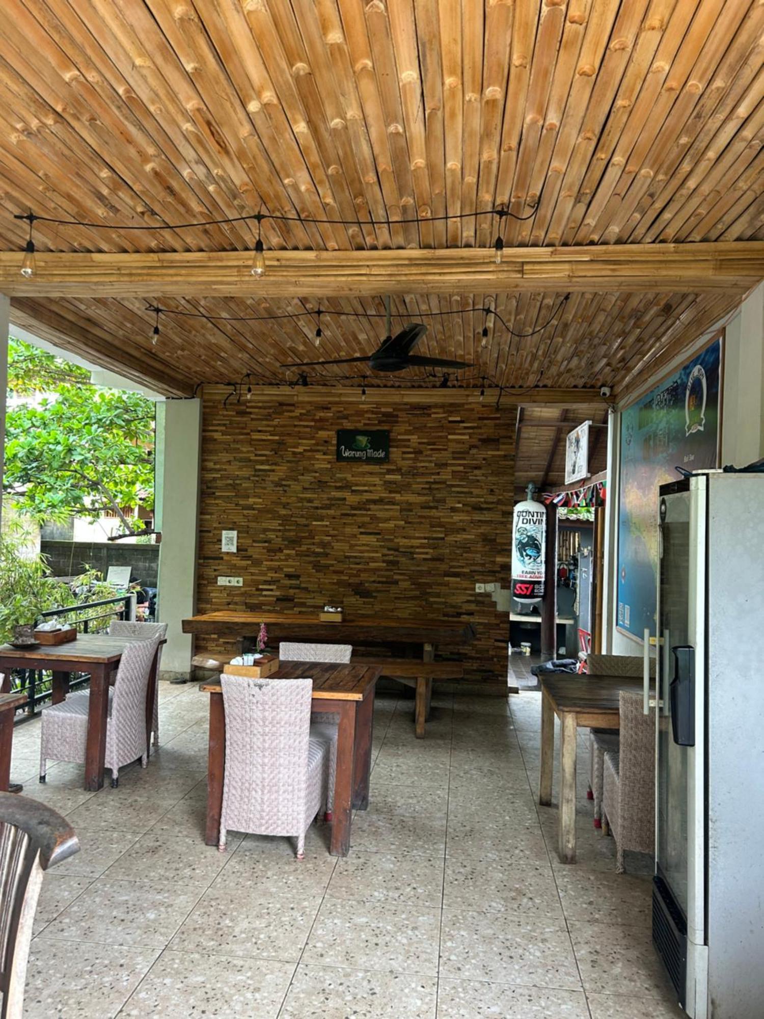 Blue Waves Hostel Amed Ambat エクステリア 写真