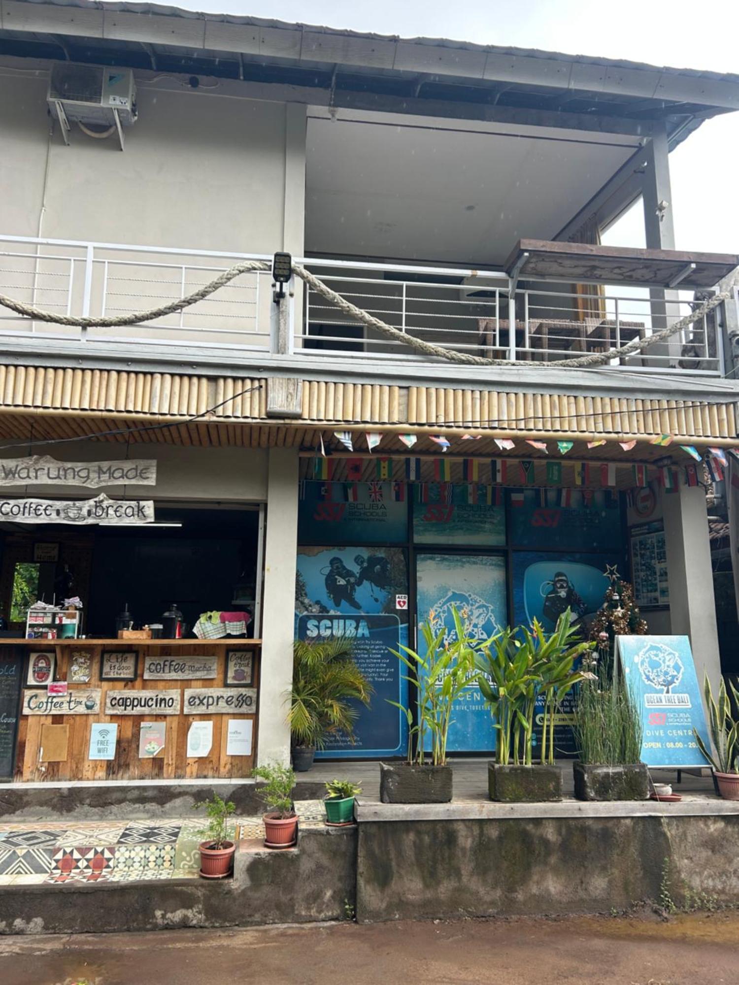 Blue Waves Hostel Amed Ambat エクステリア 写真