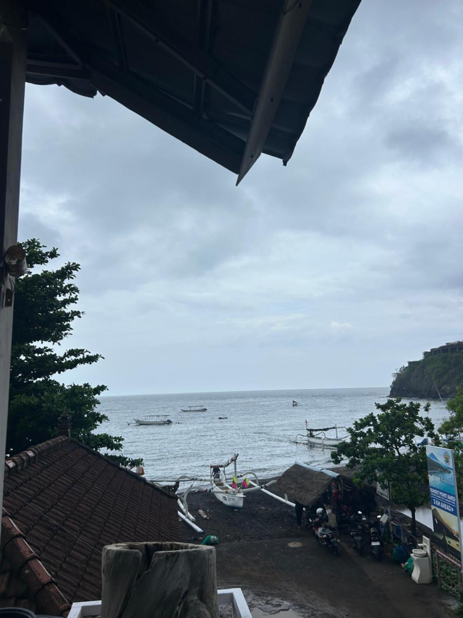 Blue Waves Hostel Amed Ambat エクステリア 写真